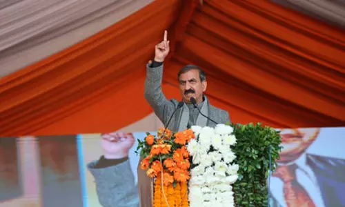 हिमाचल CM ने आर्थिक व प्राकृतिक चुनौतियों पर किया जोर