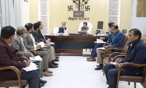 पटना में 25 जगहों को चिह्नित कर बनाए जाएंगे वेंडिंग जोन: नितिन नबीन पटना में 25 जगहों को चिह्नित कर बनाए जाएंगे वेंडिंग जोन: नितिन नबीन
