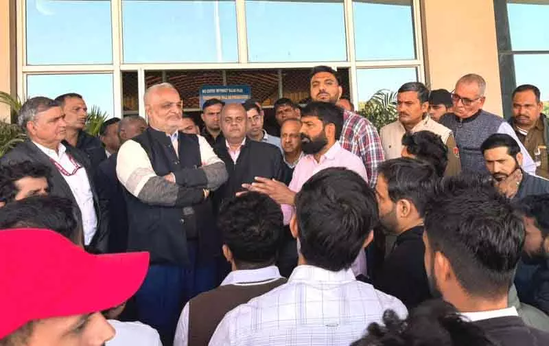Rohtak यूनिवर्सिटी में NET क्वालिफाइड उम्मीदवारों ने PhD एलिजिबिलिटी नियमों का किया विरोध Rohtak यूनिवर्सिटी में NET क्वालिफाइड उम्मीदवारों ने PhD एलिजिबिलिटी नियमों का किया विरोध