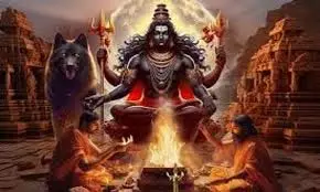 Kalashtami 2025: आज कालाष्टमी, काल भैरव बाबा की कृपा से दूर होंगे भय और बाधाएं Kalashtami 2025: आज कालाष्टमी, काल भैरव बाबा की कृपा से दूर होंगे भय और बाधाएं