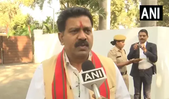 बस्तर ओलंपिक्स में शामिल होने रवाना हुए गृहमंत्री विजय शर्मा बस्तर ओलंपिक्स में शामिल होने रवाना हुए गृहमंत्री विजय शर्मा