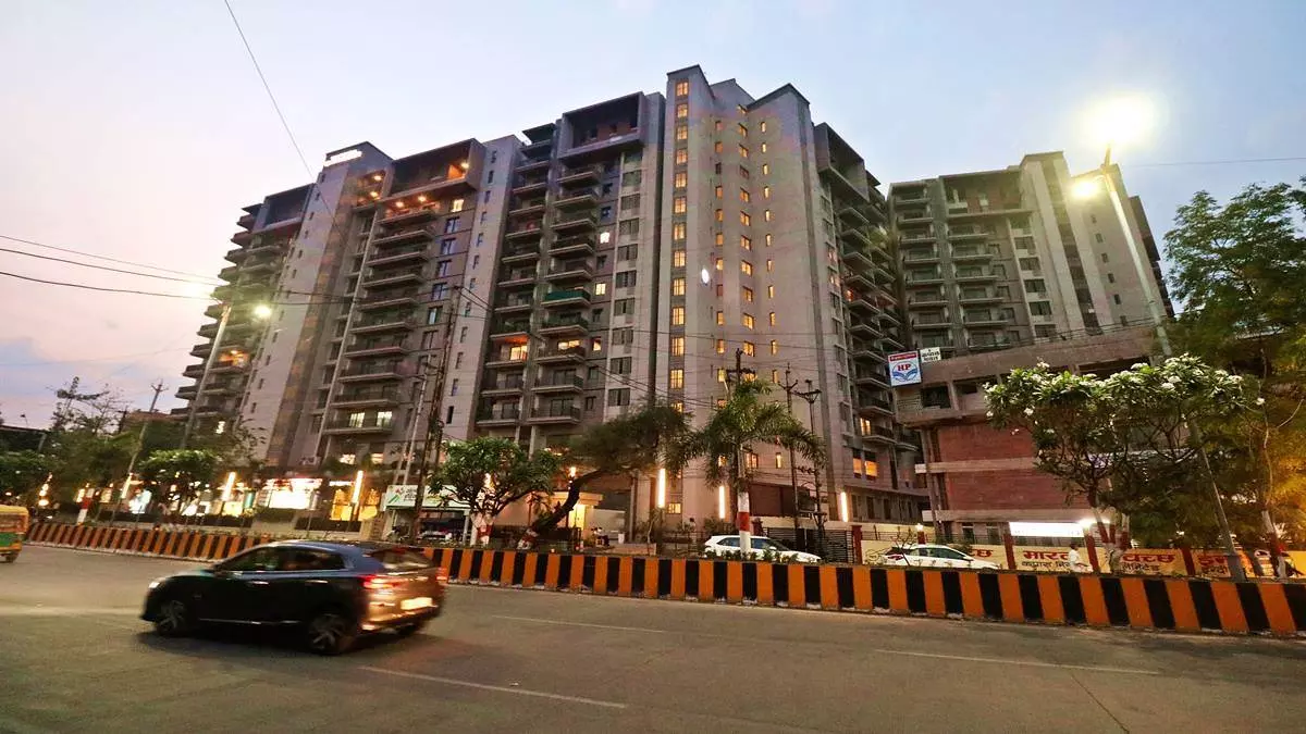 Indore: MP आर्थिक शहर में संपत्ति रजिस्ट्री में जबरदस्त उछाल Indore: MP आर्थिक शहर में संपत्ति रजिस्ट्री में जबरदस्त उछाल