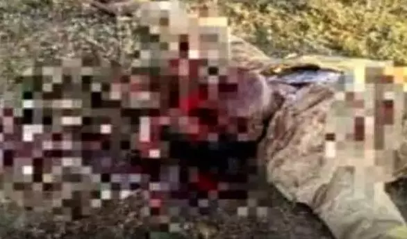 पोल्ट्री फार्म के पास पूर्व सरपंच की हत्या, खून से लथपथ लाश मिली पोल्ट्री फार्म के पास पूर्व सरपंच की हत्या, खून से लथपथ लाश मिली