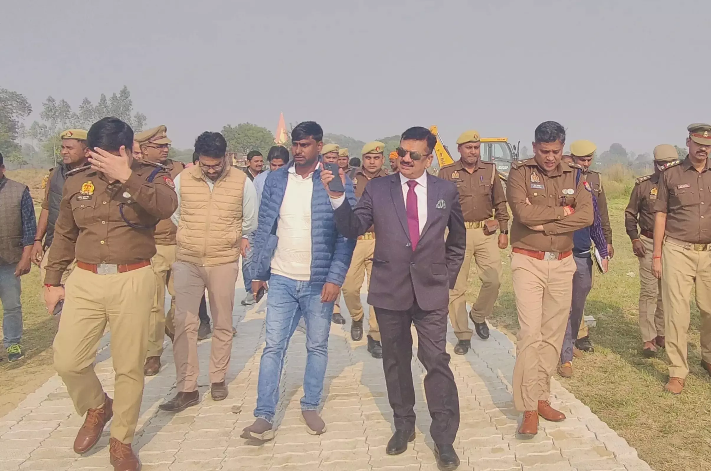 Jaunpur: 30 मिनट के लिए जौनपुर में सीएम योगी का दौरा Jaunpur: 30 मिनट के लिए जौनपुर में सीएम योगी का दौरा