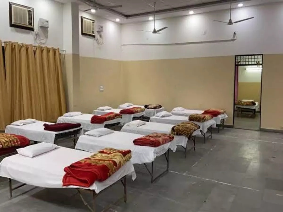 Varanasi: बड़े चौराहों पर रैन बसेरा बनाकर सुविधा बढ़ाई Varanasi: बड़े चौराहों पर रैन बसेरा बनाकर सुविधा बढ़ाई