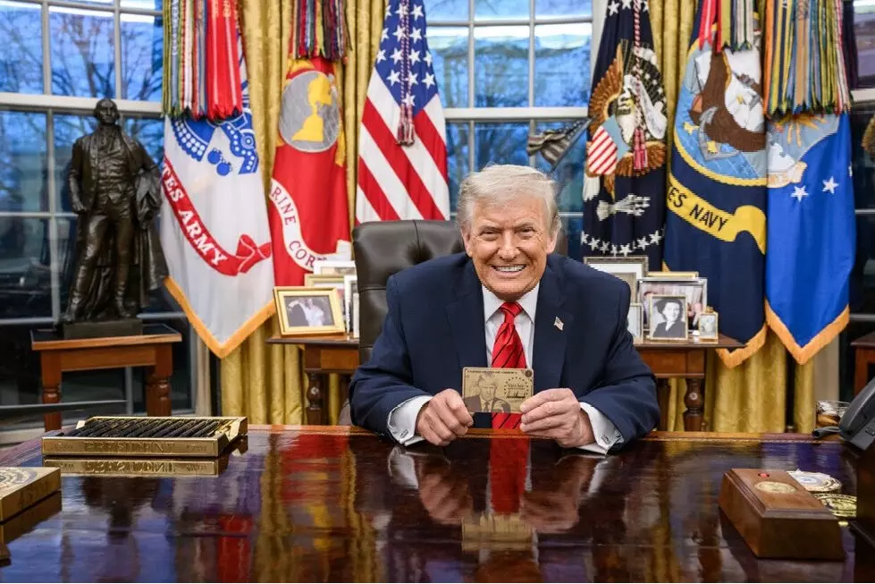 Trump ने अमेरिका में टॉप विदेशी टैलेंट को बनाए रखने के लिए गोल्ड कार्ड लॉन्च किया Trump ने अमेरिका में टॉप विदेशी टैलेंट को बनाए रखने के लिए गोल्ड कार्ड लॉन्च किया