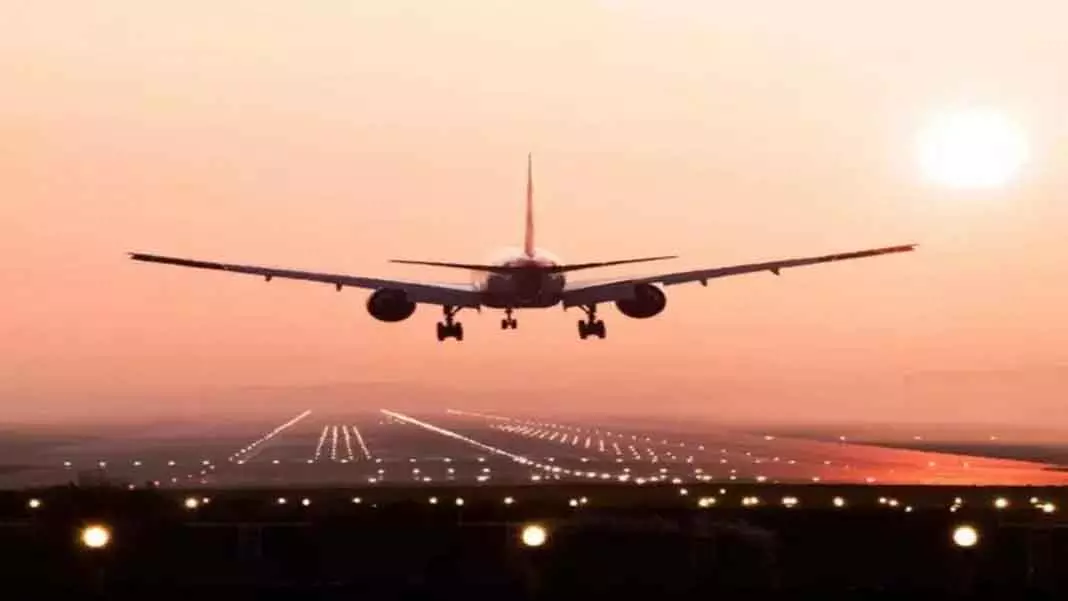 Srinagar एयरपोर्ट पर फ्लाइट ऑपरेशन सामान्य हो रहे हैं: डायरेक्टर Srinagar एयरपोर्ट पर फ्लाइट ऑपरेशन सामान्य हो रहे हैं: डायरेक्टर
