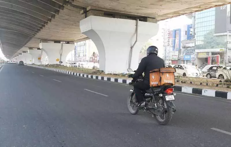 Ludhiana: क्लिक-टू-क्रेविंग कल्चर, फूड डिलीवरी ऐप्स सेहत पर बुरा असर डाल रहे है Ludhiana: क्लिक-टू-क्रेविंग कल्चर, फूड डिलीवरी ऐप्स सेहत पर बुरा असर डाल रहे है