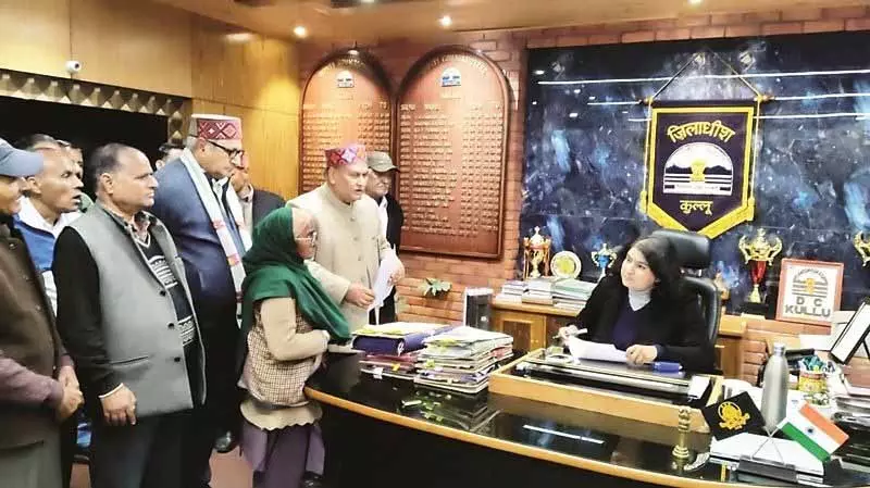 73 साल की विधवा पर Kullu के भुंतर में कथित ज़मीन पर कब्ज़े के लिए 1.73 करोड़ रुपये का जुर्माना लगाया 73 साल की विधवा पर Kullu के भुंतर में कथित ज़मीन पर कब्ज़े के लिए 1.73 करोड़ रुपये का जुर्माना लगाया