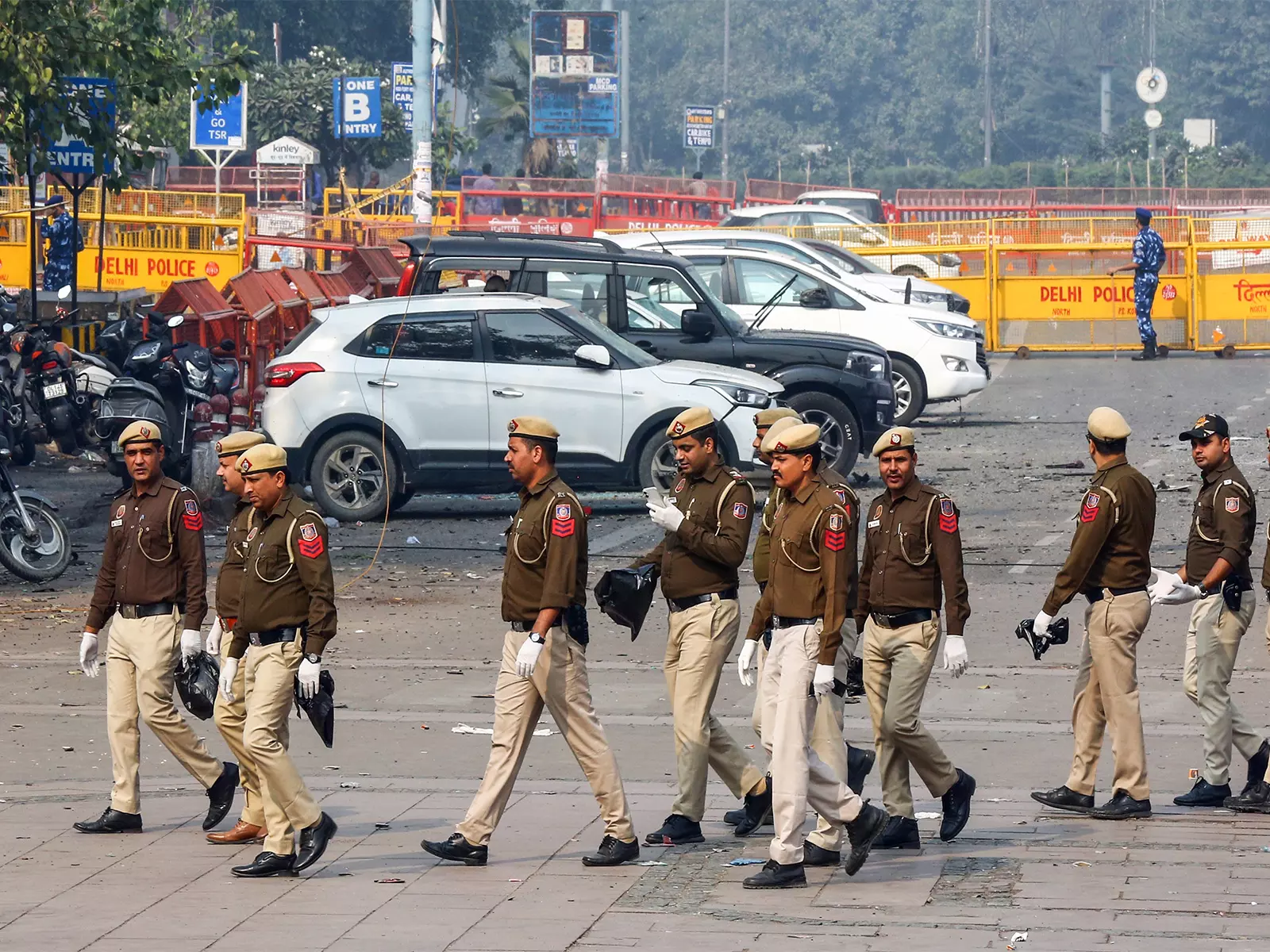 Delhi Police ने 35 लाख रुपये जब्त किए Delhi Police ने 35 लाख रुपये जब्त किए