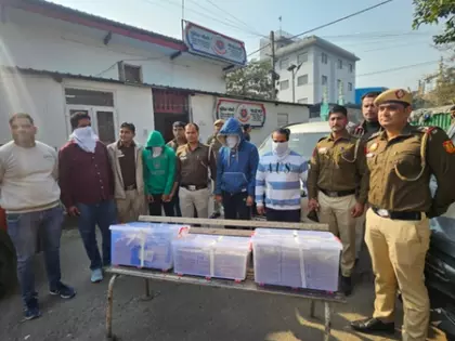Delhi में 3.59 करोड़ रुपये के नोटबंदी वाले करेंसी रैकेट का भंडाफोड़ Delhi में 3.59 करोड़ रुपये के नोटबंदी वाले करेंसी रैकेट का भंडाफोड़