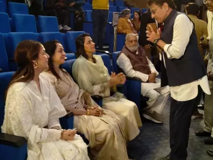 हेमा मालिनी की प्रार्थना सभा में Arun गोविल ने धर्मेंद्र को दी श्रद्धांजलि हेमा मालिनी की प्रार्थना सभा में Arun गोविल ने धर्मेंद्र को दी श्रद्धांजलि
