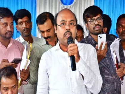 यतींद्र का बयान: नेतृत्व में कोई बदलाव नहीं, CM पद को लेकर खींचतान नहीं यतींद्र का बयान: नेतृत्व में कोई बदलाव नहीं, CM पद को लेकर खींचतान नहीं