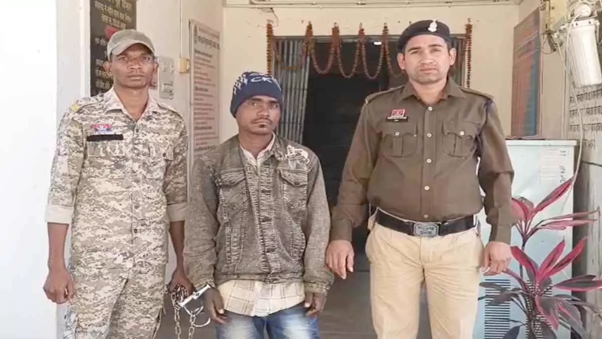 फूफा ने 14 साल की भतीजी के साथ किया दुष्कर्म, आरोपी गिरफ्तार फूफा ने 14 साल की भतीजी के साथ किया दुष्कर्म, आरोपी गिरफ्तार