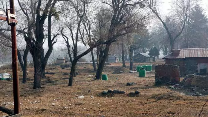 Ganderbal में ऐतिहासिक पार्क खंडहर में तब्दील Ganderbal में ऐतिहासिक पार्क खंडहर में तब्दील