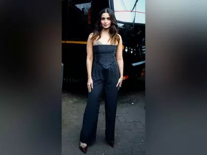Alia Bhatt: रेड सी फिल्म फेस्टिवल में गोल्डन ग्लोब्स होराइजन अवॉर्ड मिला Alia Bhatt: रेड सी फिल्म फेस्टिवल में गोल्डन ग्लोब्स होराइजन अवॉर्ड मिला