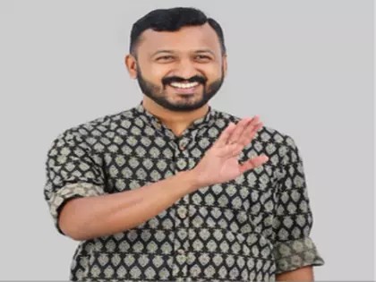 प्री-अरेस्ट बेल मिलने के एक दिन बाद राहुल मामकूटथिल ने किया मतदान प्री-अरेस्ट बेल मिलने के एक दिन बाद राहुल मामकूटथिल ने किया मतदान
