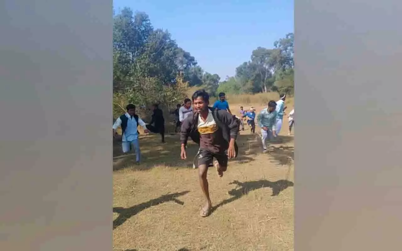 Odisha के जंगल में हाथी ने एक आदमी को कुचलकर मार डाला Odisha के जंगल में हाथी ने एक आदमी को कुचलकर मार डाला