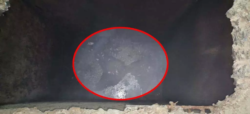 CG BREAKING: नवविवाहित महिला का शव सेप्टिक टैंक में मिला, फैली सनसनी CG BREAKING: नवविवाहित महिला का शव सेप्टिक टैंक में मिला, फैली सनसनी