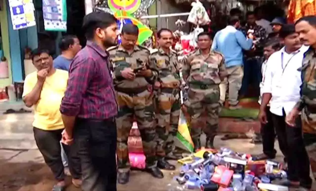 Odisha में प्रवर्तन दस्ते ने चीनी मांझे के धागे का भारी जखीरा जब्त किया Odisha में प्रवर्तन दस्ते ने चीनी मांझे के धागे का भारी जखीरा जब्त किया