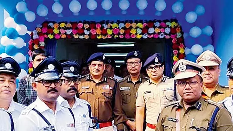 Police Commissioner ने भांगड़ डिवीजन में माधवपुर पुलिस स्टेशन का उद्घाटन किया Police Commissioner ने भांगड़ डिवीजन में माधवपुर पुलिस स्टेशन का उद्घाटन किया