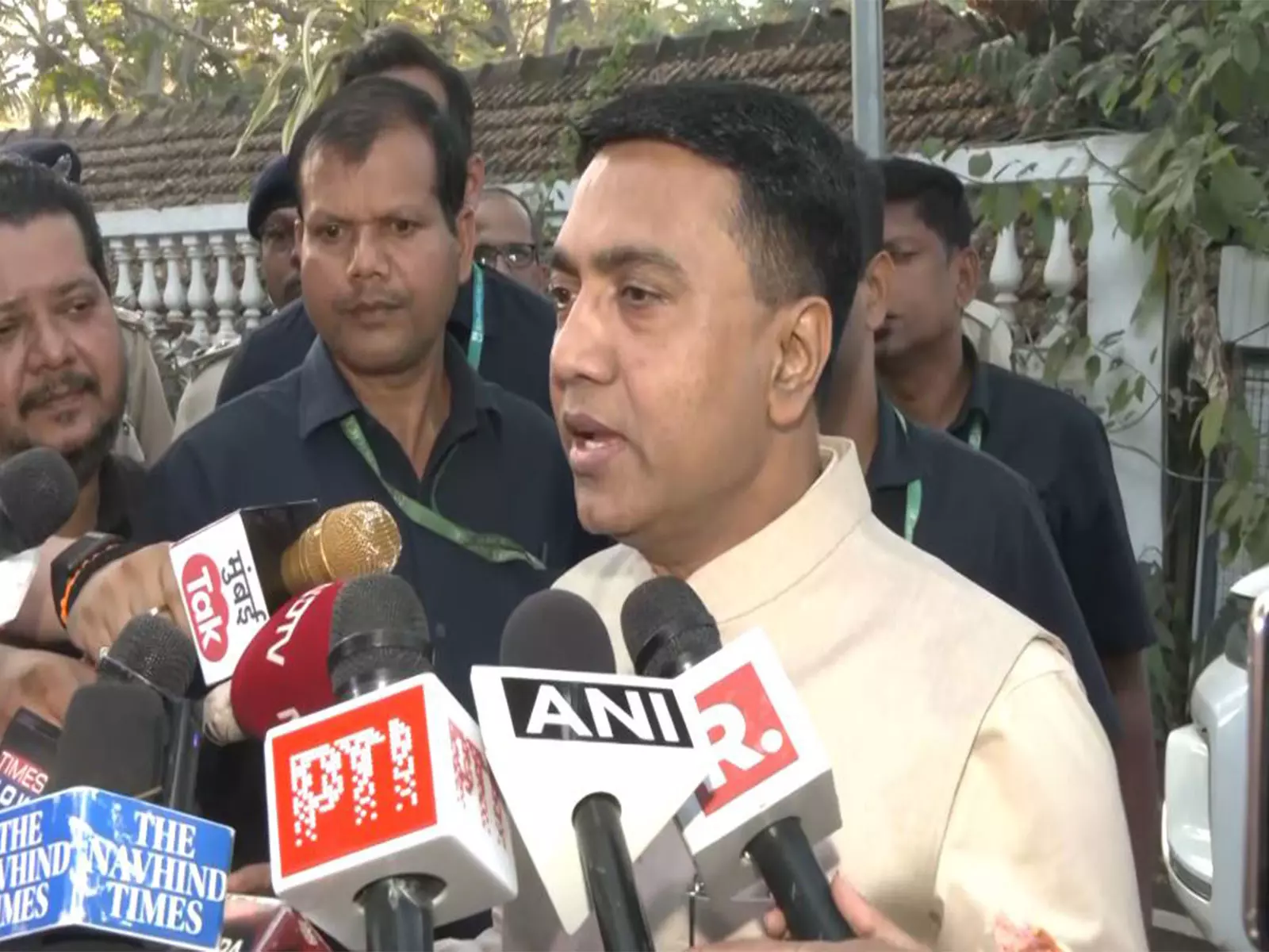 गोवा नाइटक्लब आगजनी मामले के आरोपियों लूथरा बंधु थाईलैंड में हिरासत में, CM ने कही ये बात गोवा नाइटक्लब आगजनी मामले के आरोपियों लूथरा बंधु थाईलैंड में हिरासत में, CM ने कही ये बात