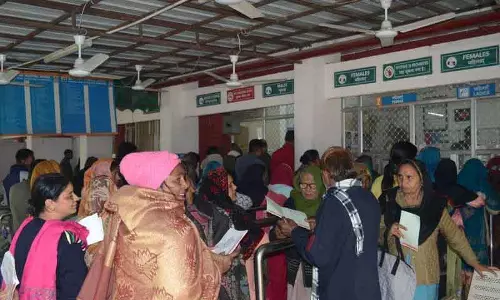 डॉक्टरों की हड़ताल चौथे दिन भी जारी, Karnal में एस्मा गतिरोध नाकाम डॉक्टरों की हड़ताल चौथे दिन भी जारी, Karnal में एस्मा गतिरोध नाकाम