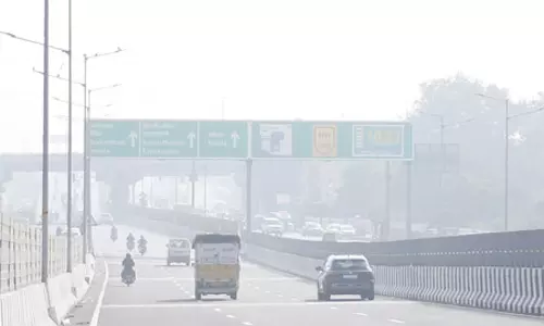 एनसीआर में पारा गिरते ही बढ़ा प्रदूषण, कई इलाकों में एक्यूआई 400 के पार, पूरा इलाका गैस चेंबर में तब्दील एनसीआर में पारा गिरते ही बढ़ा प्रदूषण, कई इलाकों में एक्यूआई 400 के पार, पूरा इलाका गैस चेंबर में तब्दील