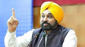 Punjab के मुख्यमंत्री ने सड़क निर्माण में खामियों पर कड़ी फटकार लगाई