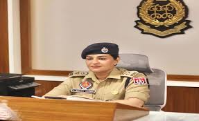 Tarn Taran bypoll : सस्पेंड SSP रवजोत के खिलाफ ‘पक्षपातपूर्ण व्यवहार’ के लिए चार्जशीट