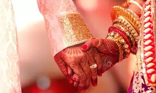 अविवाहित होना बताया और किया शादी, धोखेबाज व्यक्ति गिरफ्तार अविवाहित होना बताया और किया शादी, धोखेबाज व्यक्ति गिरफ्तार