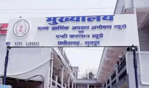 डॉक्टर, अधिकारी समेत कारोबारियों को ठगने वाला फर्जी CA गिरफ्तार