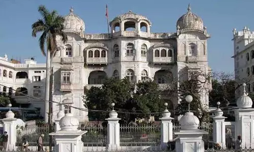 SGPC की कार्यकारिणी लापता स्वरूप का मामला अकाल तख्त को भेजेगी SGPC की कार्यकारिणी लापता स्वरूप का मामला अकाल तख्त को भेजेगी
