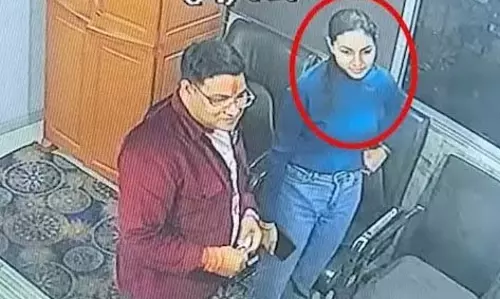DSP कल्पना शर्मा को लेकर चर्चा में आए दीपक टंडन के खिलाफ गिरफ्तारी वारंट जारी DSP कल्पना शर्मा को लेकर चर्चा में आए दीपक टंडन के खिलाफ गिरफ्तारी वारंट जारी