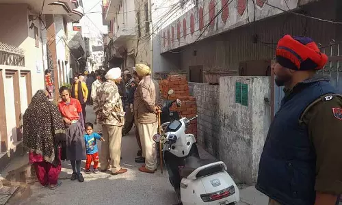 कांग्रेस MLA ने जालंधर में नींव के पत्थर गिराने की धमकी दी कांग्रेस MLA ने जालंधर में नींव के पत्थर गिराने की धमकी दी