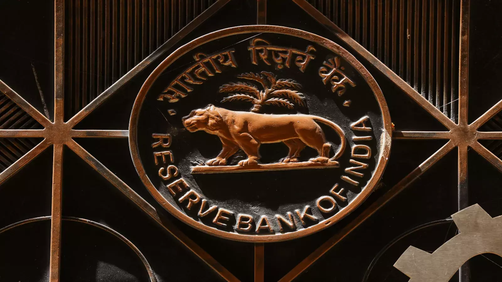 RBI ने 50,000 करोड़ के बॉन्ड खरीदकर सिस्टम में लिक्विडिटी बढ़ाई