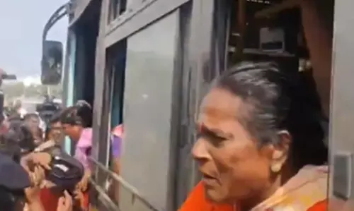 Chennai में विरोध प्रदर्शन: प्राइवेटाइजेशन रोकने की मांग पर पुलिस ने की हिरासत