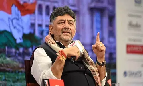 CM बदलने की अटकलों के बीच डिनर पॉलिटिक्स.. MLA और मंत्रियों के लिए DK डिनर पार्टी CM बदलने की अटकलों के बीच डिनर पॉलिटिक्स.. MLA और मंत्रियों के लिए DK डिनर पार्टी
