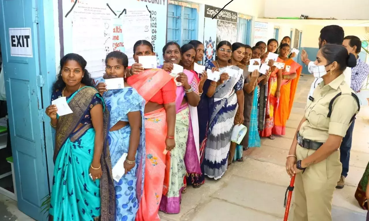 Telangana : नलगोंडा  यादाद्री सूर्यपेट में जीपी चुनावों में भारी मतदान हुआ