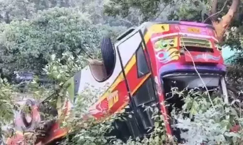 AP सरकार ने ट्रैवल बस दुर्घटना में मारे गए लोगों के लिए 5 लाख रुपये की अनुग्रह राशि की घोषणा की AP सरकार ने ट्रैवल बस दुर्घटना में मारे गए लोगों के लिए 5 लाख रुपये की अनुग्रह राशि की घोषणा की