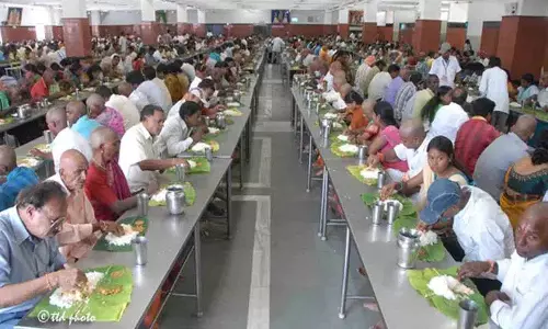 60 TTD मंदिरों में अन्नप्रसादम बांटने का इंतज़ाम 60 TTD मंदिरों में अन्नप्रसादम बांटने का इंतज़ाम