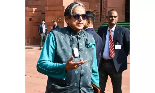 Shashi Tharoor ने कांग्रेस सांसदों की बैठक में भाग नहीं लिया Shashi Tharoor ने कांग्रेस सांसदों की बैठक में भाग नहीं लिया