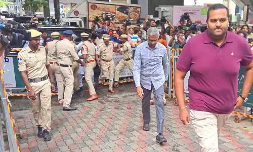 पूर्व SIB चीफ प्रभाकर राव ने फोन टैपिंग केस में SIT के सामने सरेंडर किया पूर्व SIB चीफ प्रभाकर राव ने फोन टैपिंग केस में SIT के सामने सरेंडर किया