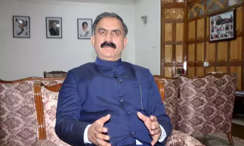 Himachal CM ने कल्याणकारी योजनाओं के तहत वित्तीय सहायता वितरित की