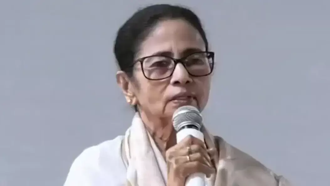 Kolkata: अंतिम दिन भरा एसआईआर फॉर्म, ममता पर BJP की तंज Kolkata: अंतिम दिन भरा एसआईआर फॉर्म, ममता पर BJP की तंज
