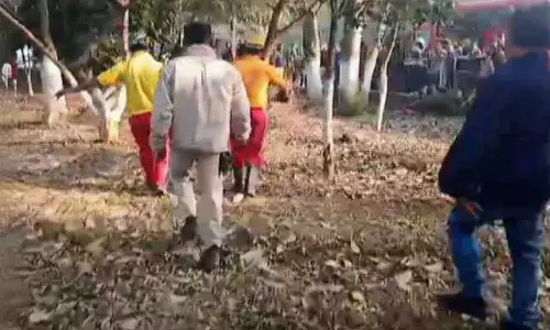 भुवनेश्वर में एक अज्ञात व्यक्ति का शव 33 KV बिजली टावर से लटका मिला