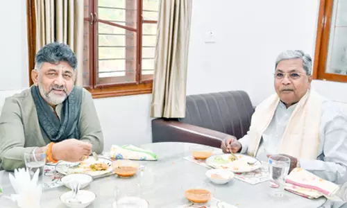 हमारे बीच कोई गुटबाजी नहीं, सभी 140 MLA सिर्फ कांग्रेस ग्रुप के हैं: शिवकुमार हमारे बीच कोई गुटबाजी नहीं, सभी 140 MLA सिर्फ कांग्रेस ग्रुप के हैं: शिवकुमार