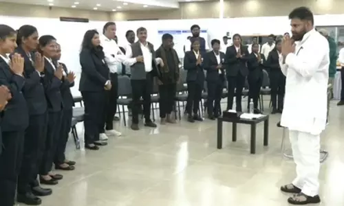 उप मुख्यमंत्री पवन कल्याण ने दृष्टिबाधित टी20 विश्व कप जीतने वाली महिला क्रिकेटरों को किया सम्मानित उप मुख्यमंत्री पवन कल्याण ने दृष्टिबाधित टी20 विश्व कप जीतने वाली महिला क्रिकेटरों को किया सम्मानित