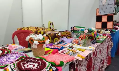 बेलगावी में राज्य-स्तरीय प्रदर्शनी, महिलाओं के SHG प्रोडक्ट्स प्रदर्शित बेलगावी में राज्य-स्तरीय प्रदर्शनी, महिलाओं के SHG प्रोडक्ट्स प्रदर्शित