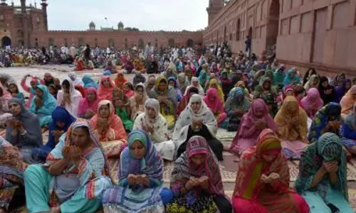 Pakistan में महिलाओं की अकादमिक यात्रा पर भेदभाव की छाया